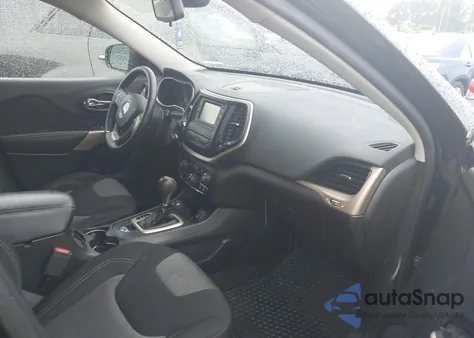 2018 Jeep Cherokee Latitude 4X4 from USA, damaged, VIN 1C4PJMCX2JD549818